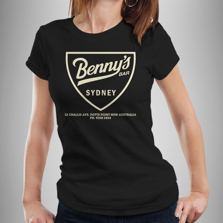 Bennys Bar - Fem