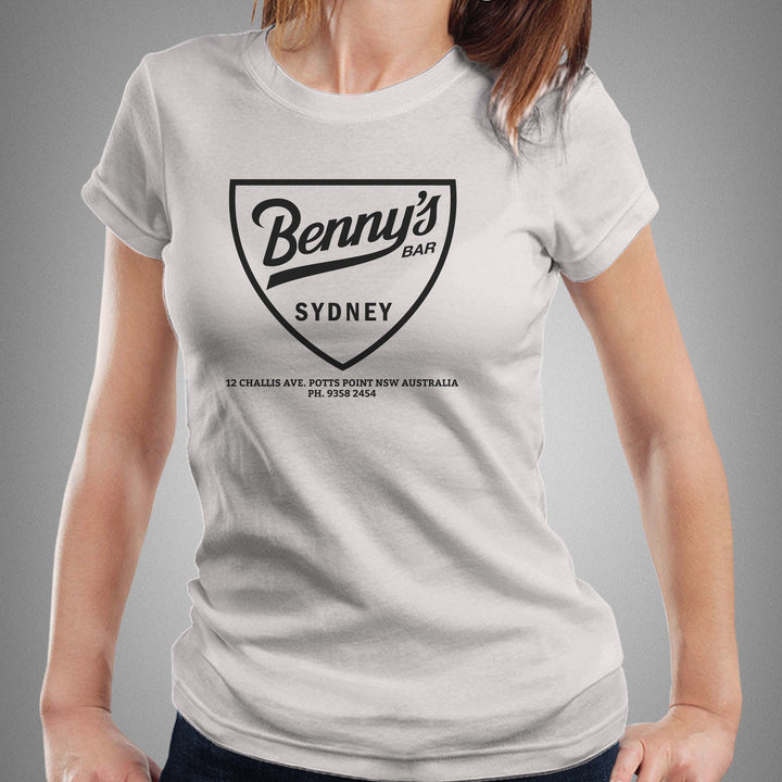 Bennys Bar - Fem